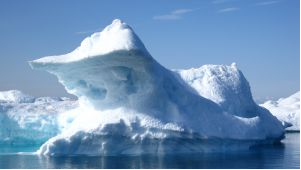 Icebergs são menos densos que a água dos oceanos